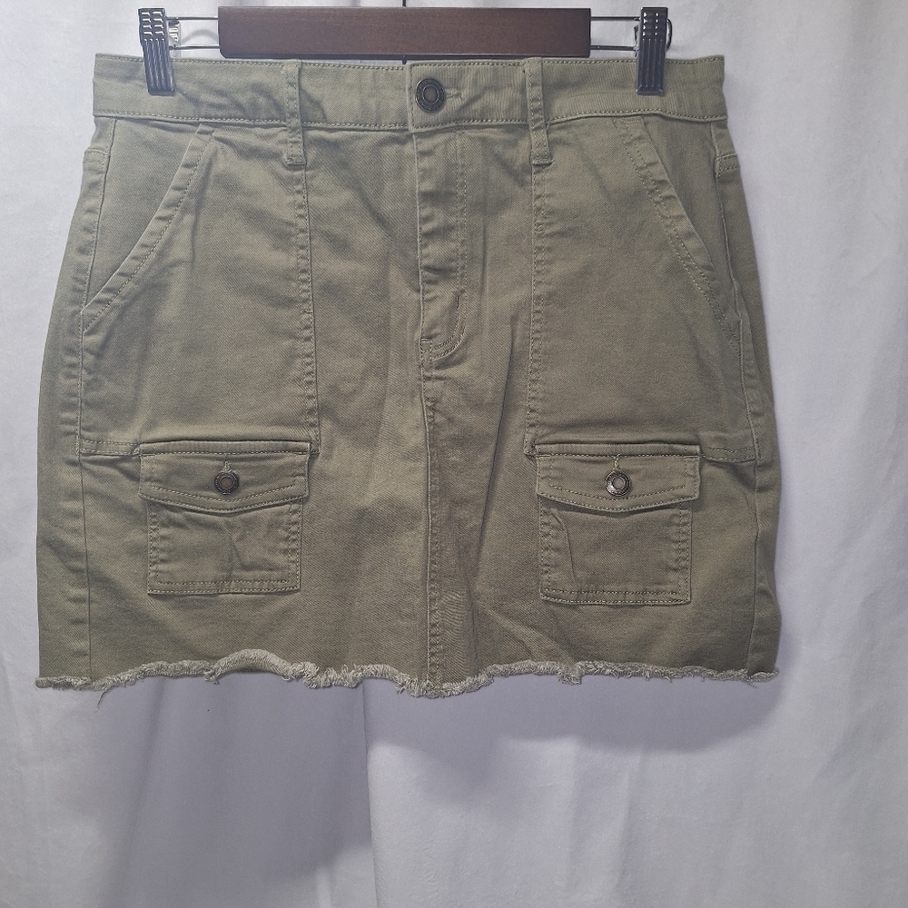 So green skirt size 13